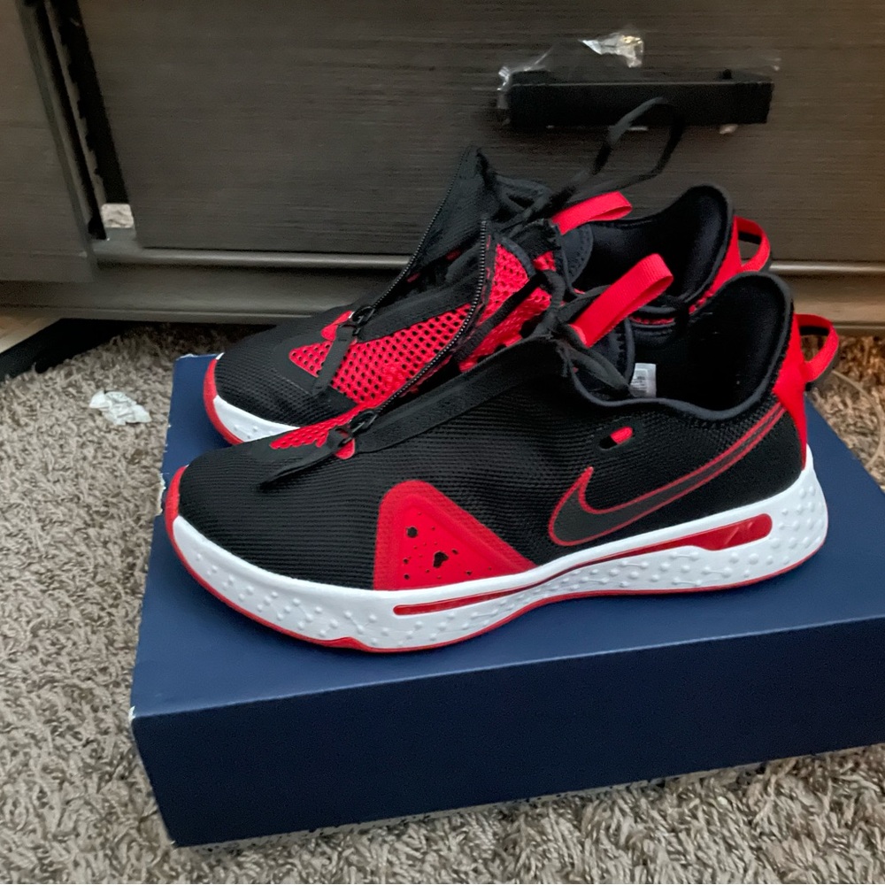 Nike Air PG 4